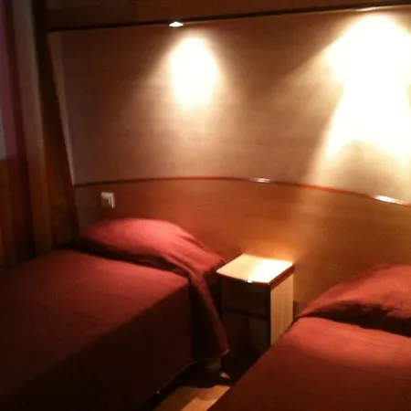 Hotel Logis Acotel 3*