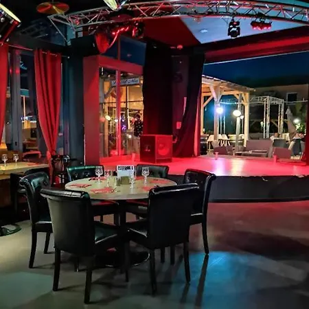 Hotel Logis Acotel Le Pontet (Vaucluse)